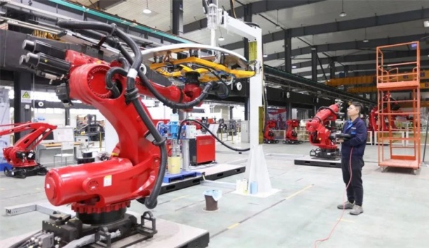工人日报 | 不进大厂进工厂，这位博士工匠让机器人生产机器人